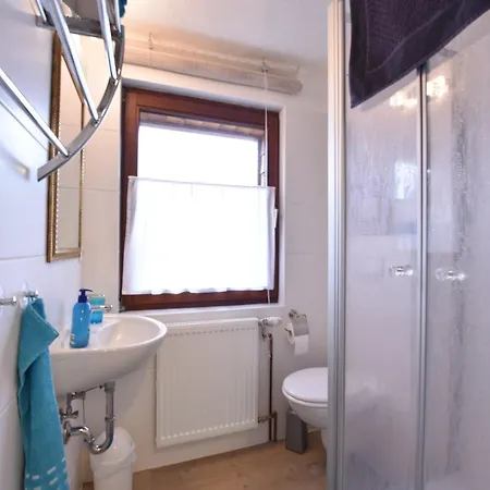 In Nahe Schloss Bothmer, Cleaning Included Apartment *