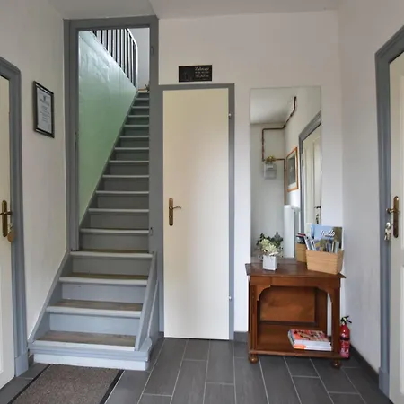 In Nahe Schloss Bothmer, Cleaning Included Apartment Klutz
