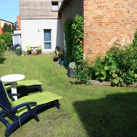 Apartment In Nahe Schloss Bothmer, Cleaning Included Klutz