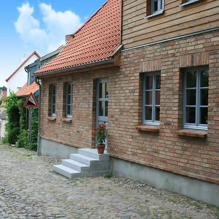 In Nahe Schloss Bothmer, Cleaning Included Klutz