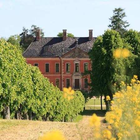 In Nahe Schloss Bothmer, Cleaning Included * Klutz
